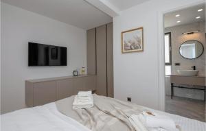 Posteľ alebo postele v izbe v ubytovaní Stunning Home In Makarska With Sauna