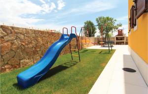 Herní místnost nebo prostor pro děti v ubytování Pet Friendly Home In Sveti Kirin