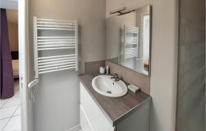 Fotografia z galérie ubytovania Stunning Apartment In Balaruc Les Bains v destinácii Balaruc-les-Bains + 2 fotografie