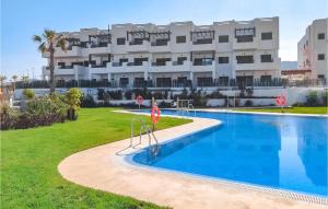 Bazén v ubytování Pet Friendly Apartment nebo v jeho okolí + 35 fotografií