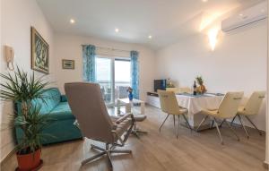 Posezení v ubytování Three-Bedroom Holiday Home In Jesenice