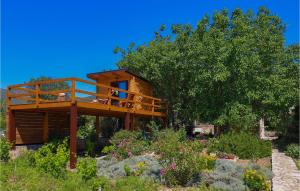 Zahrada ubytování Stunning Home In Kastel Novi With Sauna