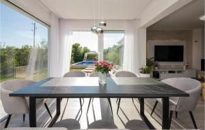 Foto sihtkohas Veliki Broćanac asuva majutusasutuse Cozy Home In Veliki Brocanac galeriist