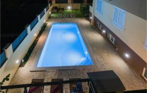 Bazén v ubytovaní Nice Apartment In Zadar With Kitchen alebo v jeho blízkosti