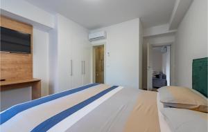 Posteľ alebo postele v izbe v ubytovaní Nice Apartment In Zadar With Kitchen