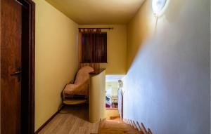 Posteľ alebo postele v izbe v ubytovaní 4 Bedroom Lovely Home In Veliki Vareski