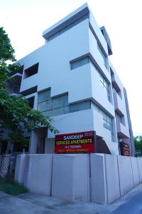 Budova, kde se apartmán nachází + 6 fotografií
