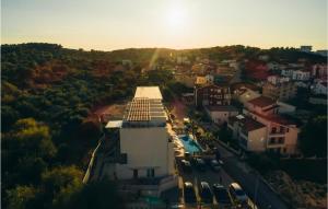 Pohľad na východ alebo západ slnka z apartmánu alebo blízkeho okolia + 28 fotografií