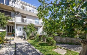 Vonkajšia záhrada v ubytovaní Apartment Vojskovo Iii + 14 fotografií