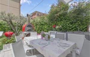 O grădină în afara Villa Mediterranea