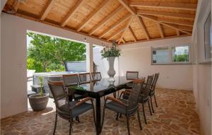 Fotografie z fotogalerie ubytování Holiday Home Prolozac Donji Ix v destinaci Donji Proložac