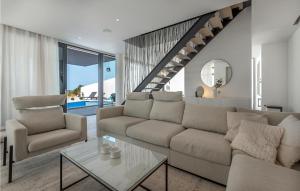 Posedenie v ubytovaní 2 Bedroom Stunning Home In Sibenik