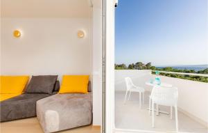 Posezení v ubytování Pet Friendly Home In Punat With Kitchen