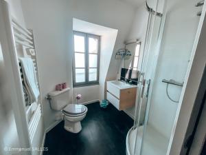 Koupelna v ubytování Hôtel Le Saint Patrice