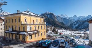 Nespecifikovaný výhled na hory nebo výhled na hory při pohledu z hotelu