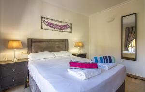 Postel nebo postele na pokoji v ubytování 3 Bedroom Cozy Home In Cartagena