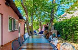 Vonkajšia záhrada v ubytovaní Nice Home In Crikvenica With Kitchen
