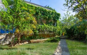 Gallery image of Lovely Apartment In Vantacici in Vantačići +16 photos
