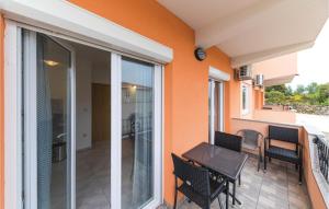 Balkón alebo terasa v ubytovaní Two-Bedroom Apartment In Sevid