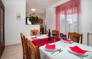 Fotografie z fotogalerie ubytování Gorgeous Home In Vodnjan With Wifi v destinaci Vodnjan