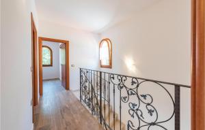 Zdjęcie z galerii obiektu Three-Bedroom Holiday Home In Vabriga w mieście Vabriga