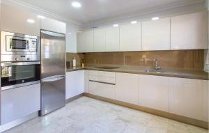 Kuchyň nebo kuchyňský kout v ubytování 3 Bedroom Cozy Home In Cartagena
