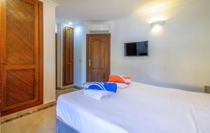 TV a/nebo společenská místnost v ubytování 3 Bedroom Cozy Home In Cartagena