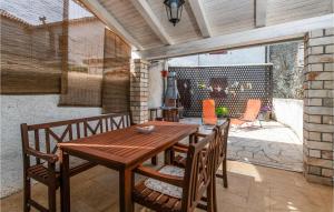 Posezení v ubytování Holiday Home Cokuni Vi + 7 fotografií