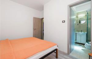 Kúpeľňa v ubytovaní 4 Bedroom Amazing Apartment In Rijeka