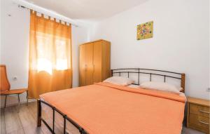 Posteľ alebo postele v izbe v ubytovaní 4 Bedroom Amazing Apartment In Rijeka