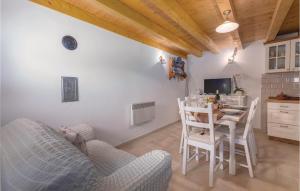 Гостиная зона в Amazing Home In Lubenice With Wifi
