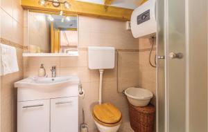 Ванная комната в Amazing Home In Lubenice With Wifi