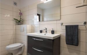 Kúpeľňa v ubytovaní 3 Bedroom Villa In Pula