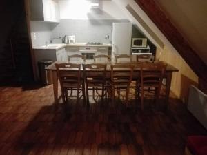 Kuchyň nebo kuchyňský kout v ubytování Gîte Le Sappey en Chartreuse + 6 fotografií