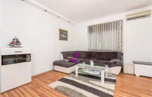 Posedenie v ubytovaní 2 Bedroom Beautiful Home In Rijeka