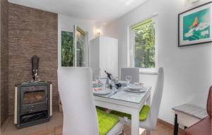 Fotografie z fotogalerie ubytování Amazing Home In Krizisce With Kitchen v destinaci Veli Dol