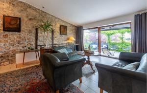 Χώρος καθιστικού στο 2 Bedroom Cozy Apartment In Porec