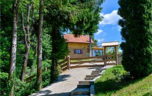 Zahrada ubytování Nice Home In Lepoglava With Sauna