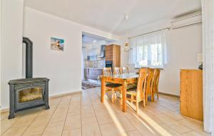 Fotografie z fotogalerie ubytování 2 Bedroom Cozy Home In Bibinje v destinaci Bibinje