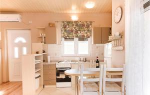 Dapur atau dapur kecil di Apartment Pirovac Hrvatske Mladezi +14 gambar