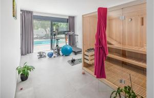Fitness centrum a/nebo fitness zařízení v ubytování Stunning Home In Rebici With Sauna