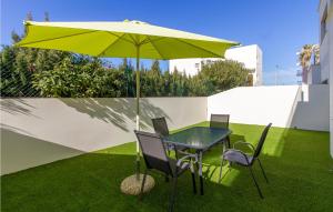 A garden outside 3 Bedroom Cozy Apartment In Denia Még 23 kép