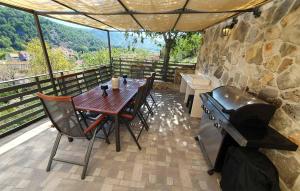 Balkón nebo terasa v ubytování 3 Bedroom Cozy Home In Skradin