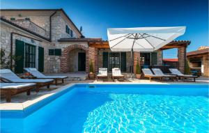 Swimmingpoolen hos eller tæt på Villa Una