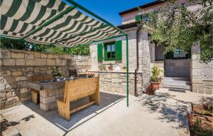 Siseõu või muu väliala majutusasutuses Villa Posedarje