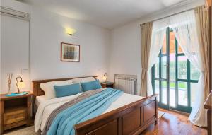 En eller flere senge i et værelse på Villa Una + 52 billeder