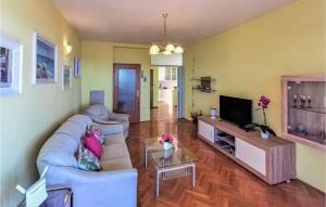 Posezení v ubytování 3 Bedroom Stunning Home In Matulji