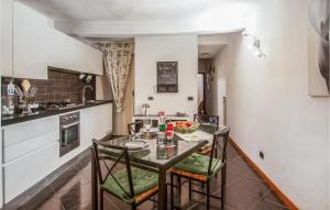 Kuchyňa alebo kuchynka v ubytovaní Awesome Apartment In Firenze With Wifi + 7 fotografií