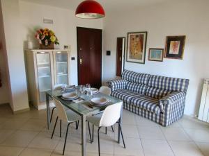 Χώρος καθιστικού στο Calatrava Bridge