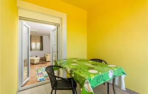 Fotografia z galérie ubytovania Six-Bedroom Holiday Home In Perci v destinácii Tar